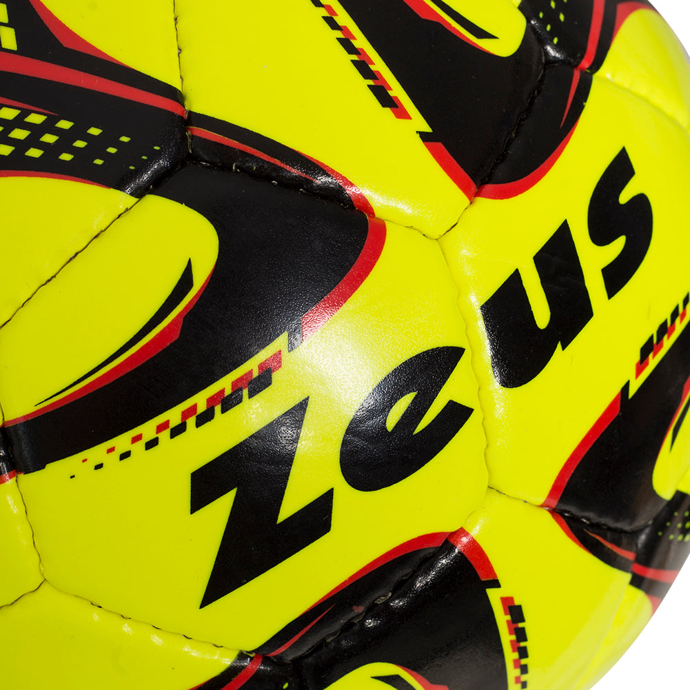 Zeus Ballon de foot au crochet