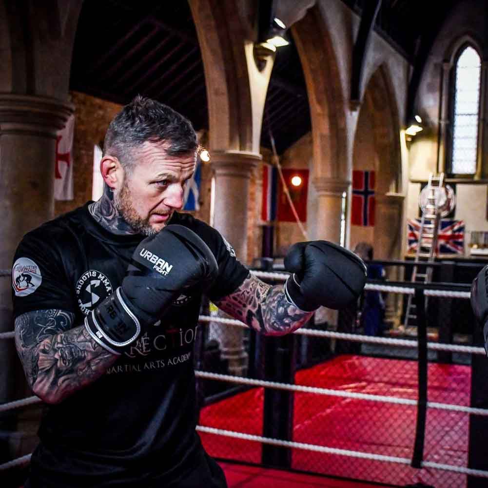 Urban Fight Sparring Gants de boxe en cuir UFC00408BV